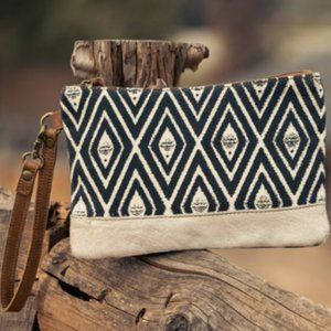 ANNGOTI Women's Wristlet Clutch Slim Wallet Bag